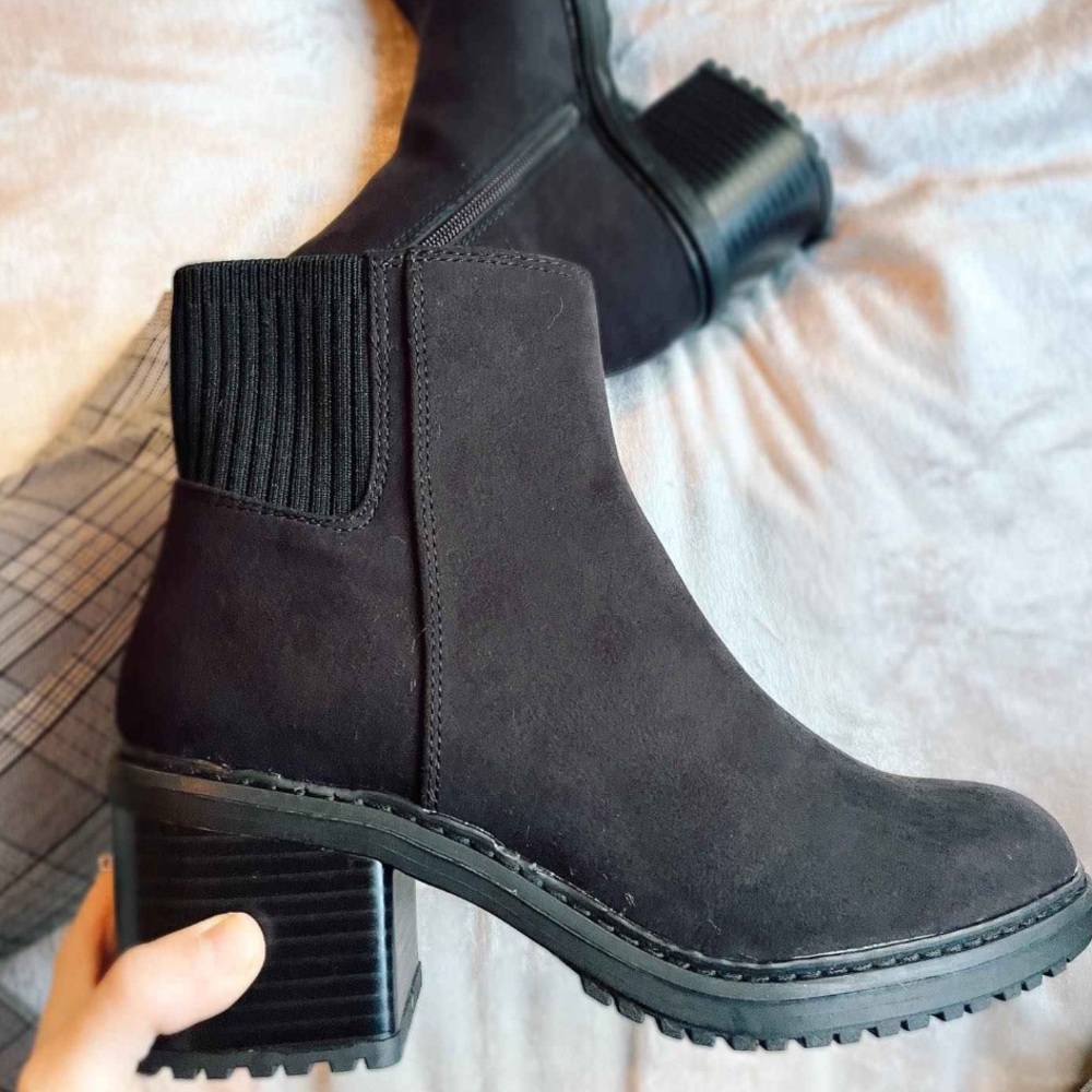 Knit Collar Boot